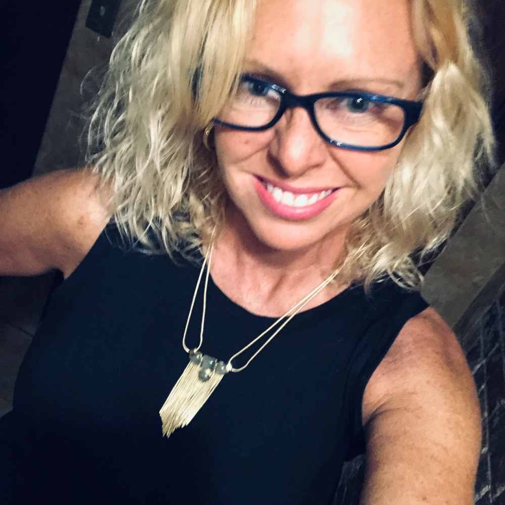 Meet your Posher, Brooke